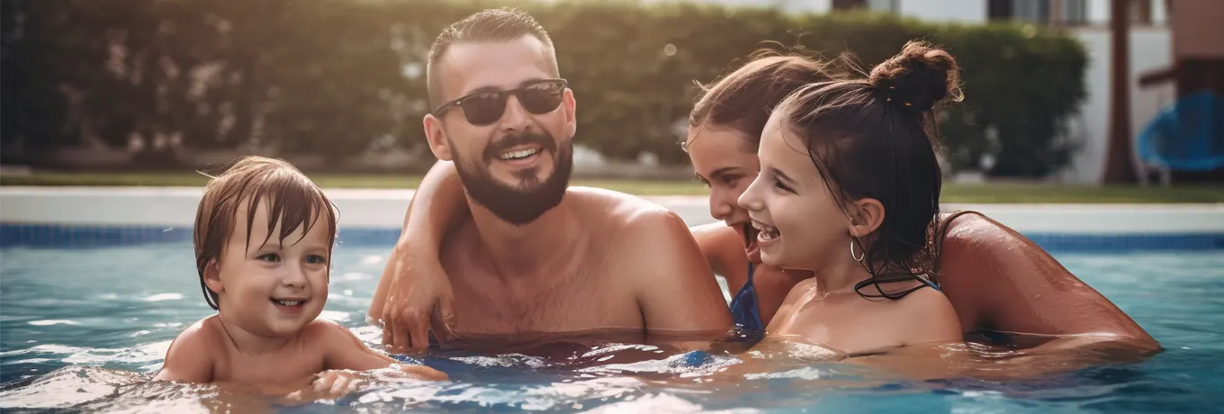 GFK Pool Schwimmbecken mit einer Familie und Freunden die baden
